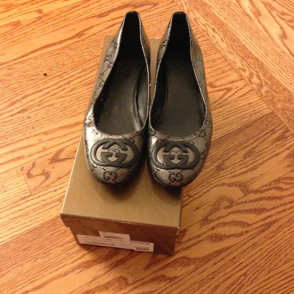 Gucci flat size 35.5