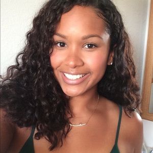 Meet your seller😘