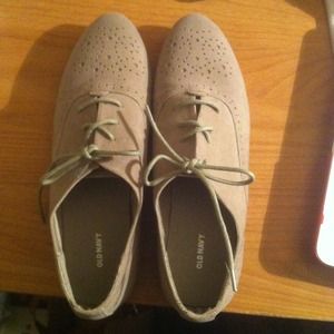 Old navy lace up oxfords