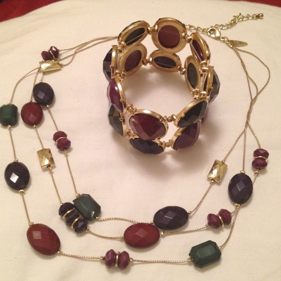 Necklace with matching bracket