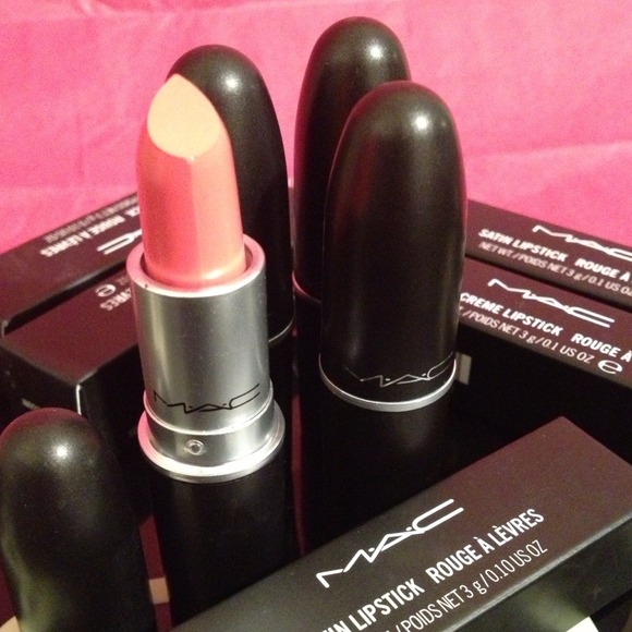 SOLD AUTHENTIC MAC "Viva Glam Nicki"