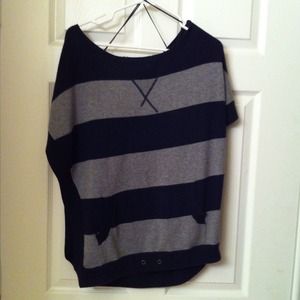 AE sleeveless sweater butterfly top bundle