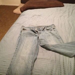 Light wash American eagle jeans