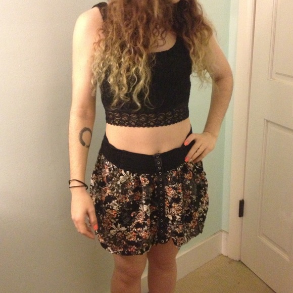 🚫Bundled🚫Floral button up skirt (flowy)