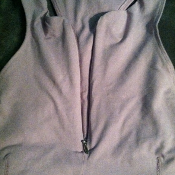 LULULEMON Zip-Front Workout tank - Picture 2 of 4