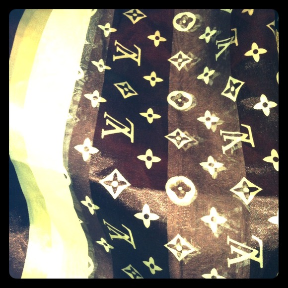 Louis Vuitton🏇 Silk Scarf~Guaranteed
