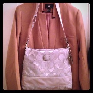 👉🔴SOLD🔴👈💯% Authentic coach messenger bag.