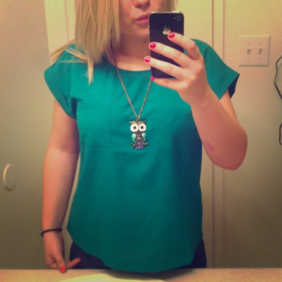 ⛔SOLD⛔ Forever 21 💚 Shirt