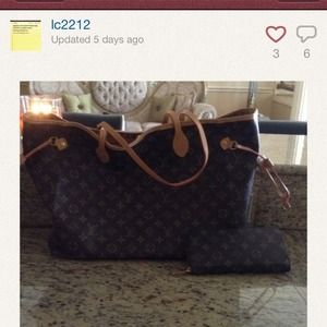 New with matching wallet.