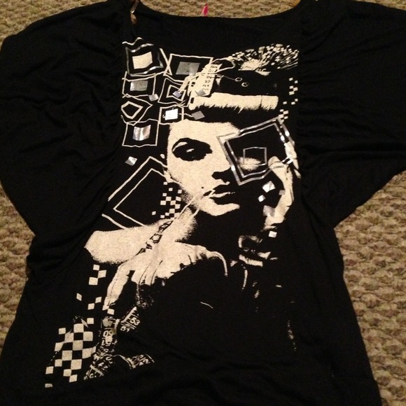 NEW Face Shirt/Tunic, batwing sleeves