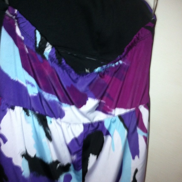 Multi colored halter top - Picture 3 of 3