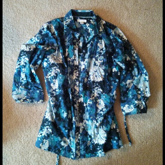 Petite blue floral shirt