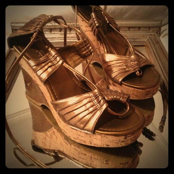 Paris Blues Gold & Cork Wedges