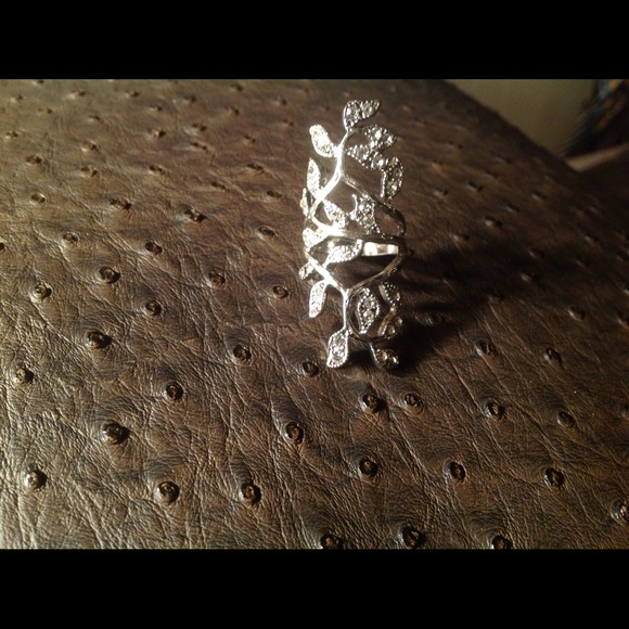 ❌Sold ❌Leaf ring❌ - Picture 3 of 3