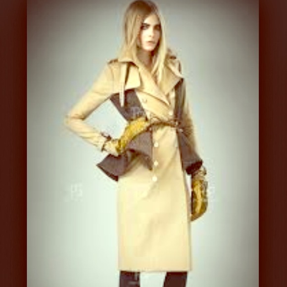 SOLD Burberry Double Breasted Trench - Picture 1 of 4