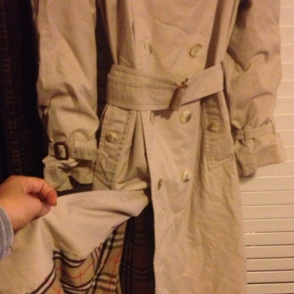 SOLD Burberry Double Breasted Trench - Picture 3 of 4