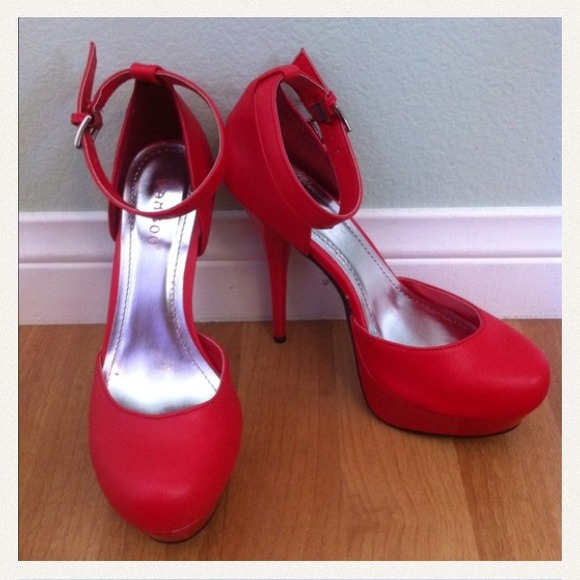 Pumps - Picture 2 of 2