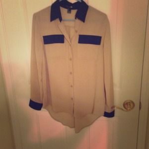 💥SOLD 💥Forever 21 button-up. Size S.