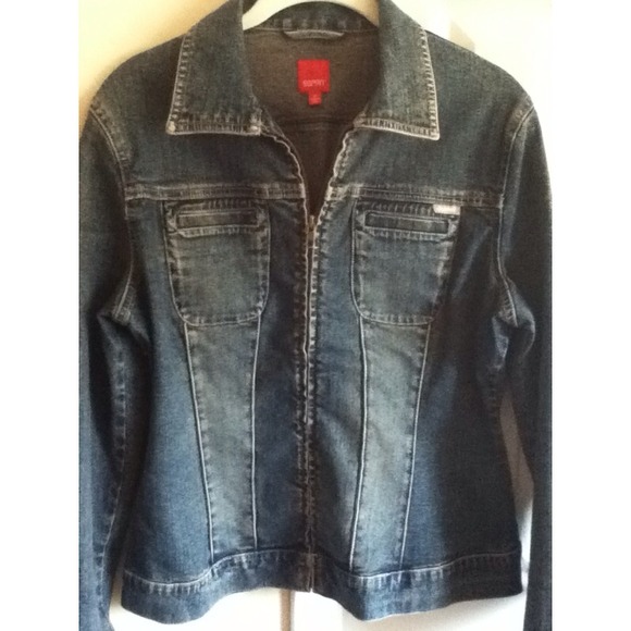 🚫SOLD🚫 Esprit denim zip up jacket! - Picture 2 of 4