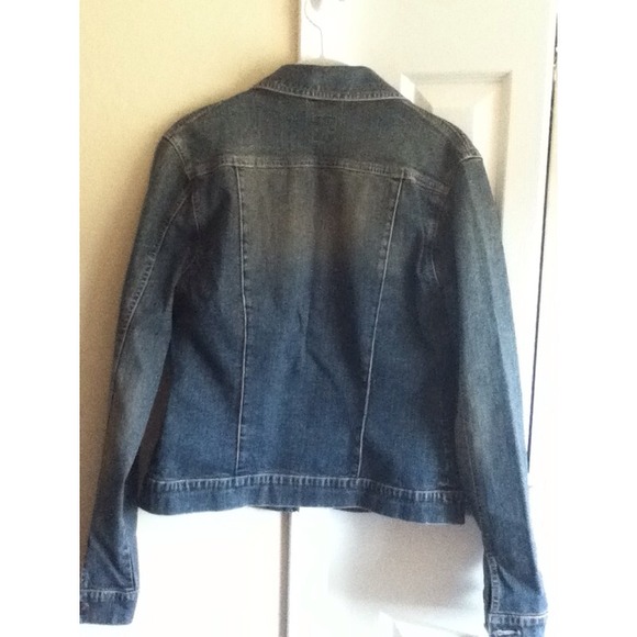 🚫SOLD🚫 Esprit denim zip up jacket! - Picture 3 of 4