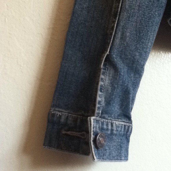 🚫SOLD🚫 Esprit denim zip up jacket! - Picture 4 of 4