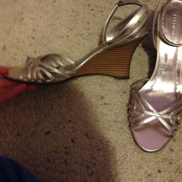 Shoes - Picture 2 of 3