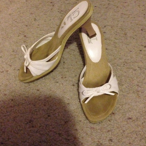 Sandals - Picture 2 of 4