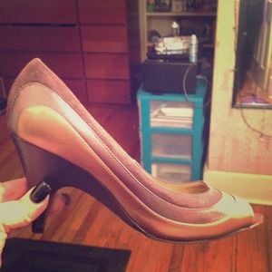 Aldo brown and gold heels