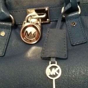 Blue Michael Kors Hamilton tote!