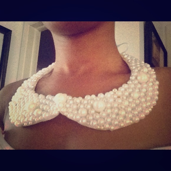 Pearl Peter Pan collar🚫NOT AVALIABLE 🚫