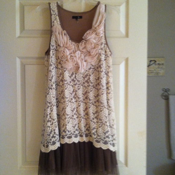 Dress with lace and tulle