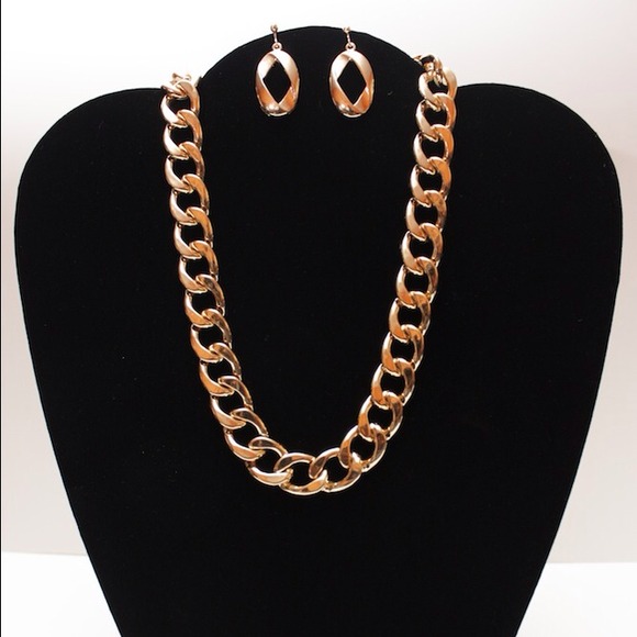 💢Sold out💢Big link necklace set.