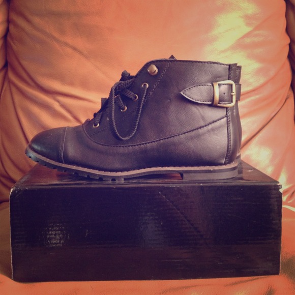 Brand new military ankle boots