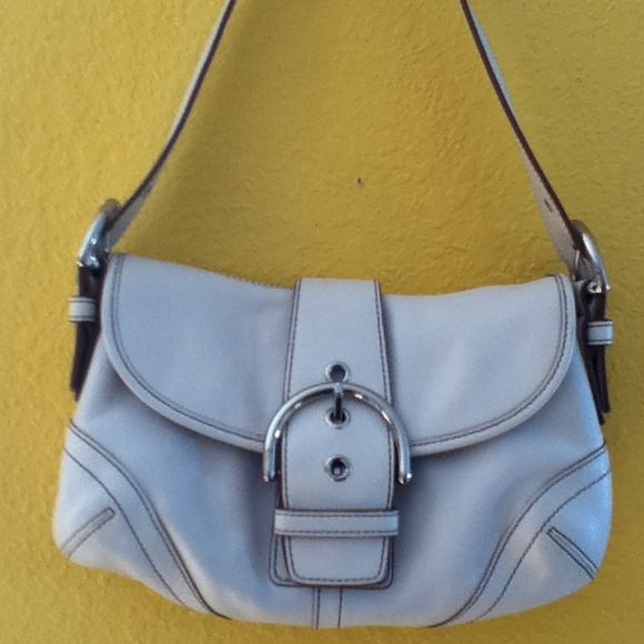 *****Sold Coach shoulder bag
