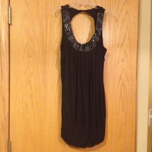 Gorgeous black bubble top w/sequin detailing!