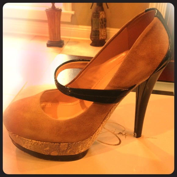 Beige n black Jessica Simpson pumps worn once!