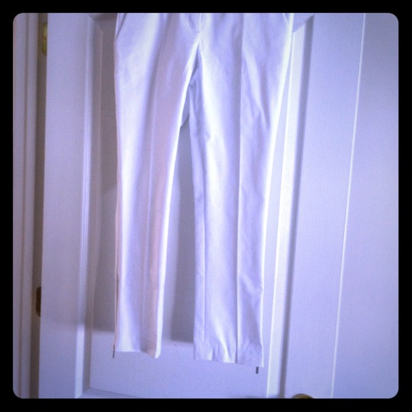 Sold in bundle MK Capris