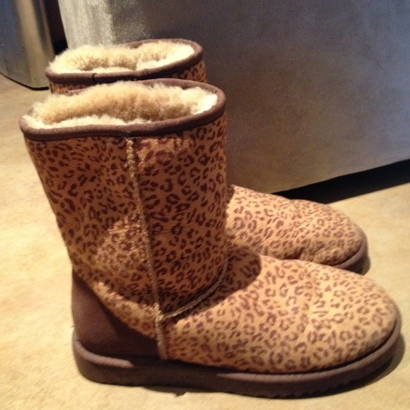 Sold!! UGG medium leopard print boots