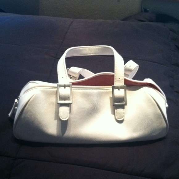 **SOLD***Cute White Purse