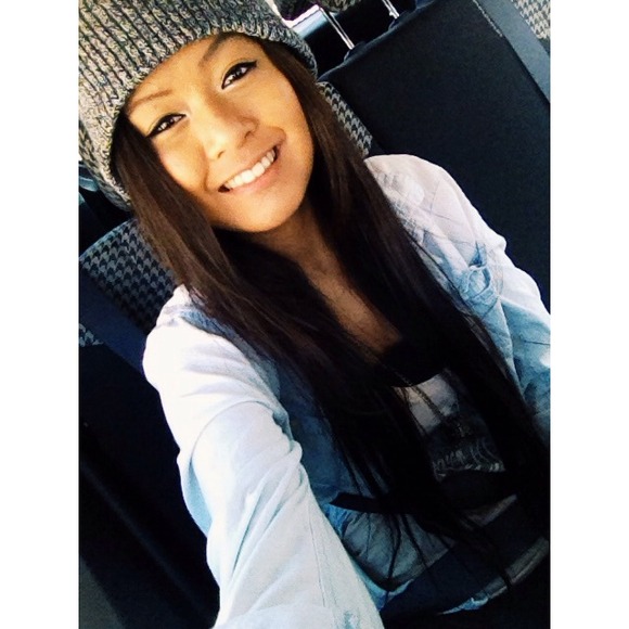 MEET THE SELLER! 💕😘