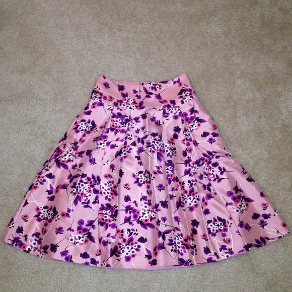 SOLD EXPRESS pleated tea skirt size 0