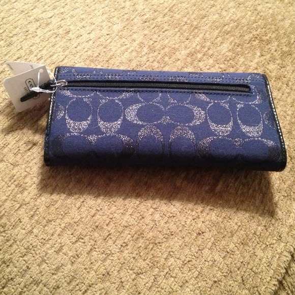 Coach Wallet - Picture 4 of 4