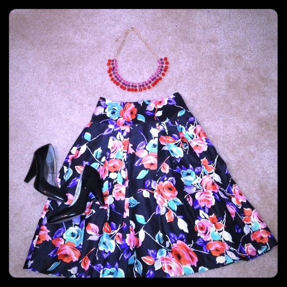 SOLD EXPRESS Floral Pleated Tea Length Skirt