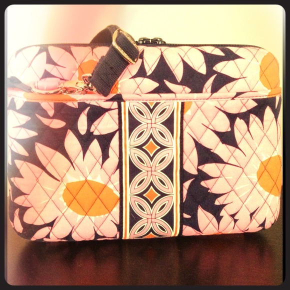 Vera Bradley NetBoot carrier