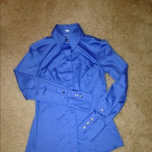 BUNDLE (2) BANANA REPUBLIC fitted shirts SIZE 0