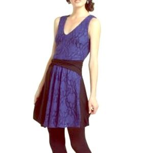 Anthropologie Leifnotes size s Blue lace !!!