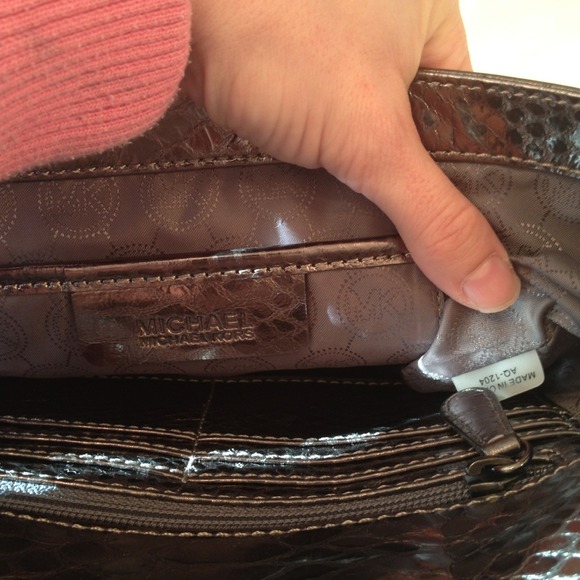 **Bundled sold**Authentic Michael Kors Tilda - Picture 3 of 4