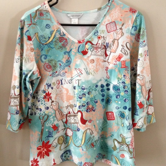 Cute "designing" top - Picture 1 of 2