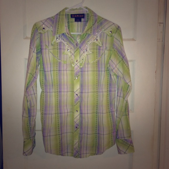 Ariat long sleeve pearl snap.