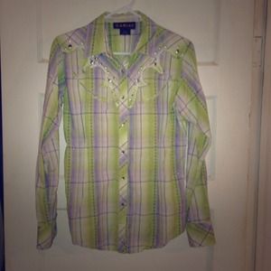 Ariat long sleeve pearl snap.